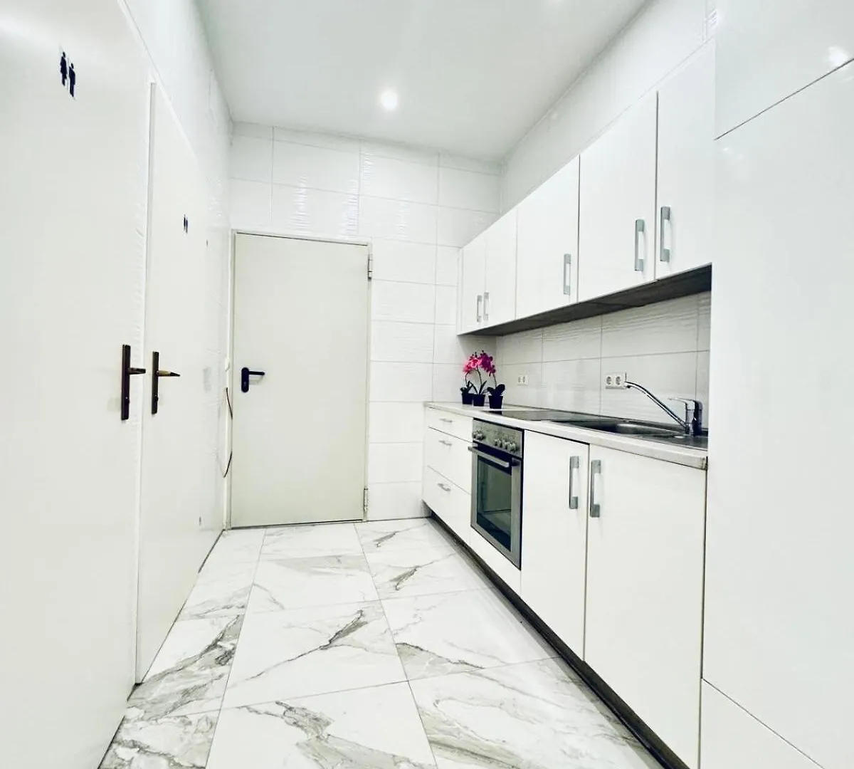 וינה 5Br Apartment Near Atzgersdorf Park, 11Min Walk 0*,